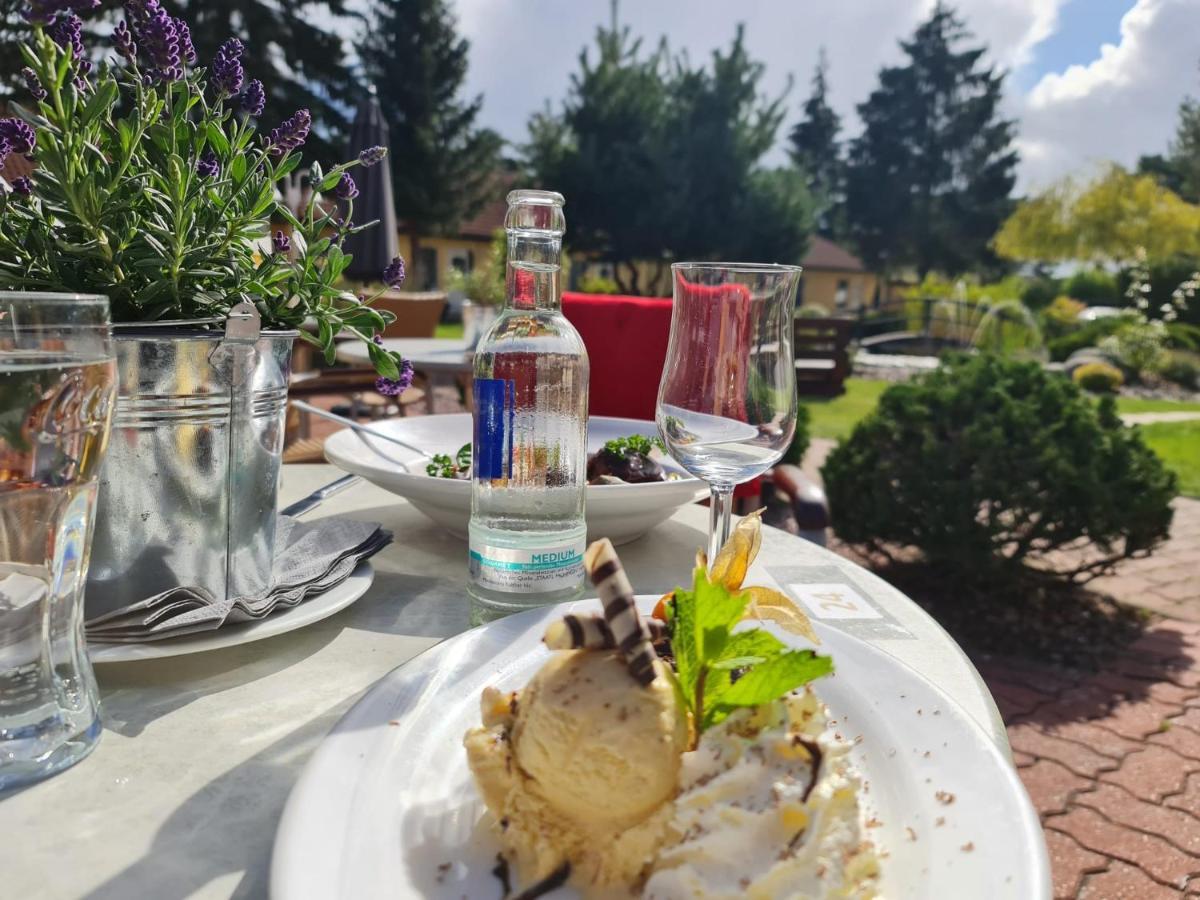 Hotel Pommerscher Hof ซินโนวิทซ์ ภายนอก รูปภาพ
