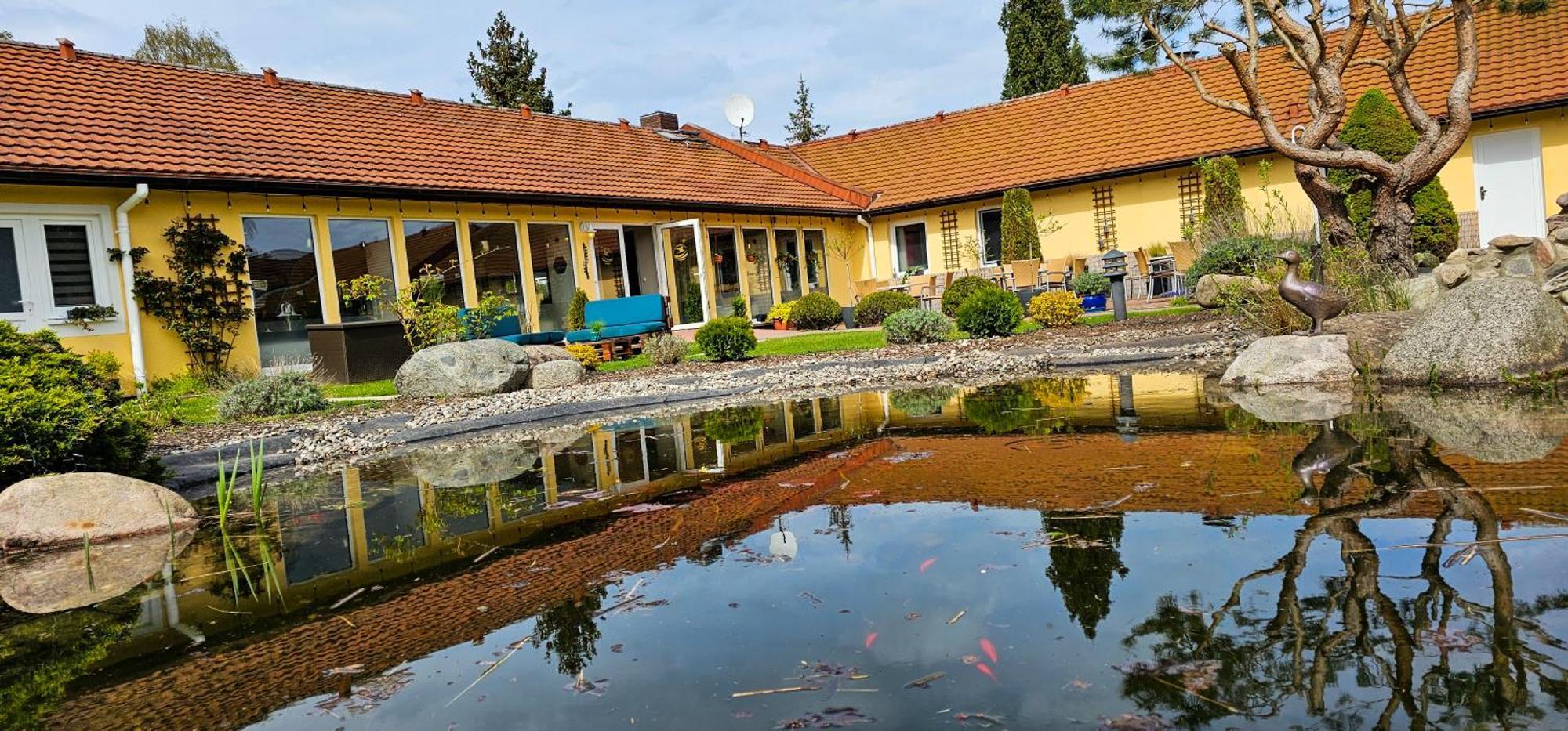Hotel Pommerscher Hof ซินโนวิทซ์ ภายนอก รูปภาพ