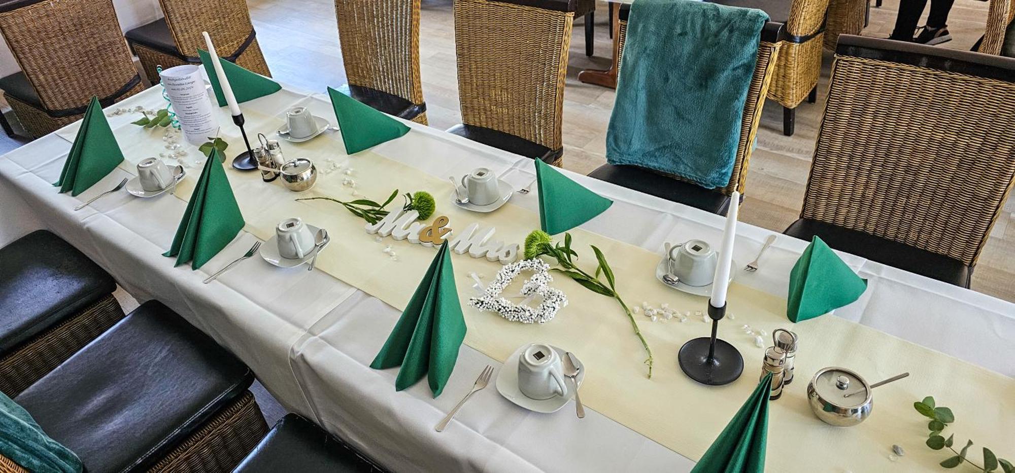 Hotel Pommerscher Hof ซินโนวิทซ์ ภายนอก รูปภาพ