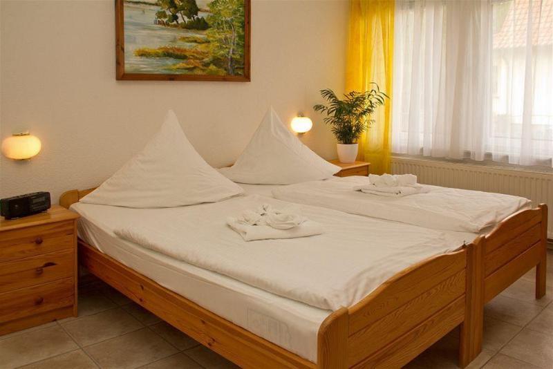 Hotel Pommerscher Hof ซินโนวิทซ์ ภายนอก รูปภาพ
