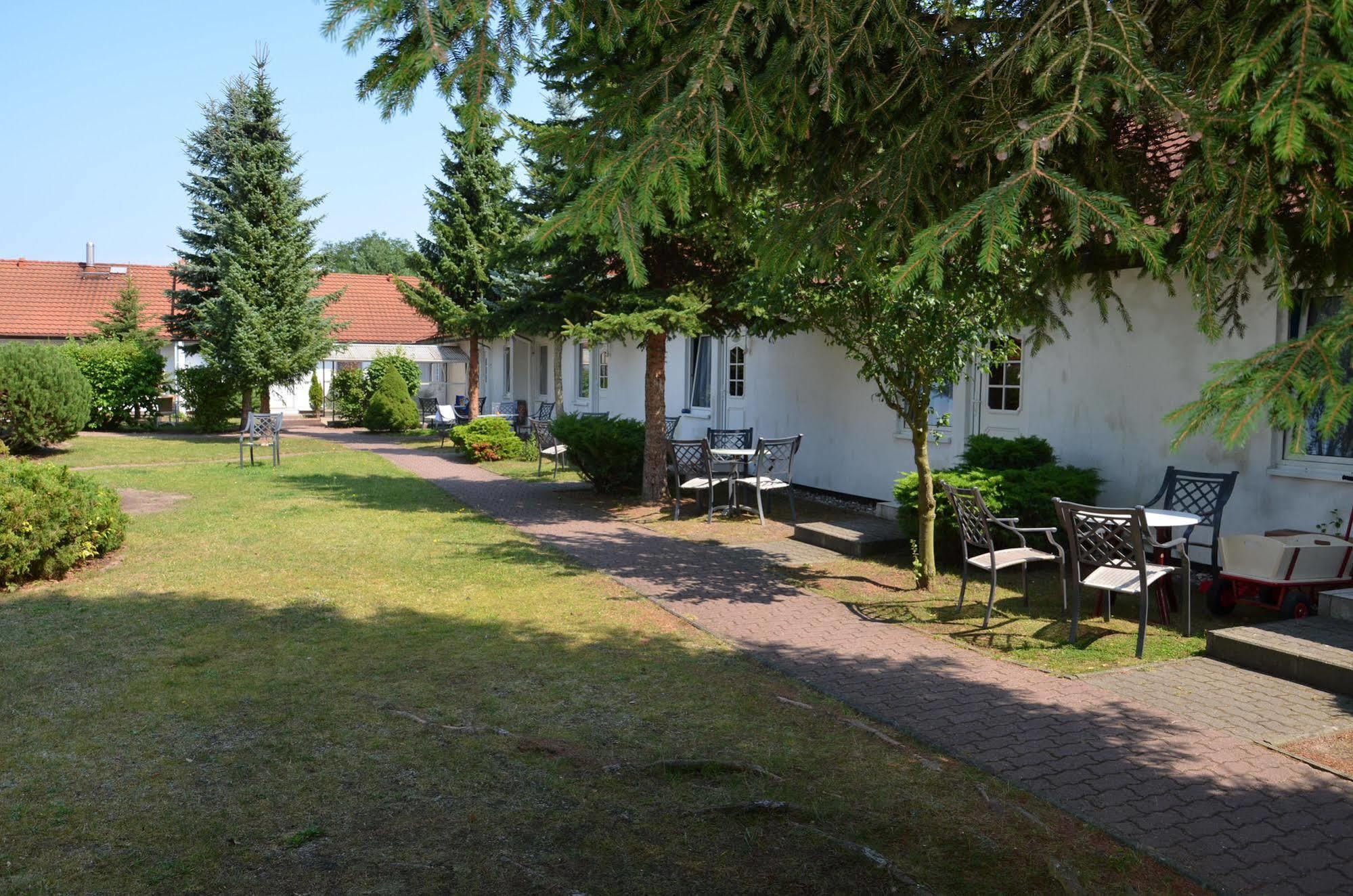 Hotel Pommerscher Hof ซินโนวิทซ์ ภายนอก รูปภาพ